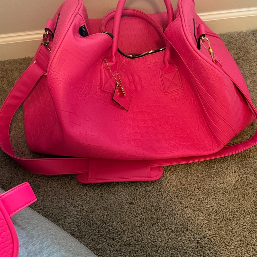 Tote & Carry Neon Oink XL duffel bag